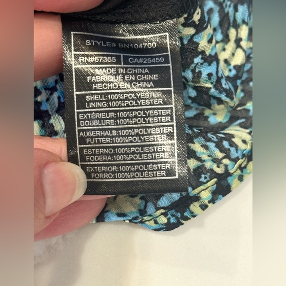 NWT Steve Madden top. Green with pattern.   Size M - Picture 5 of 11